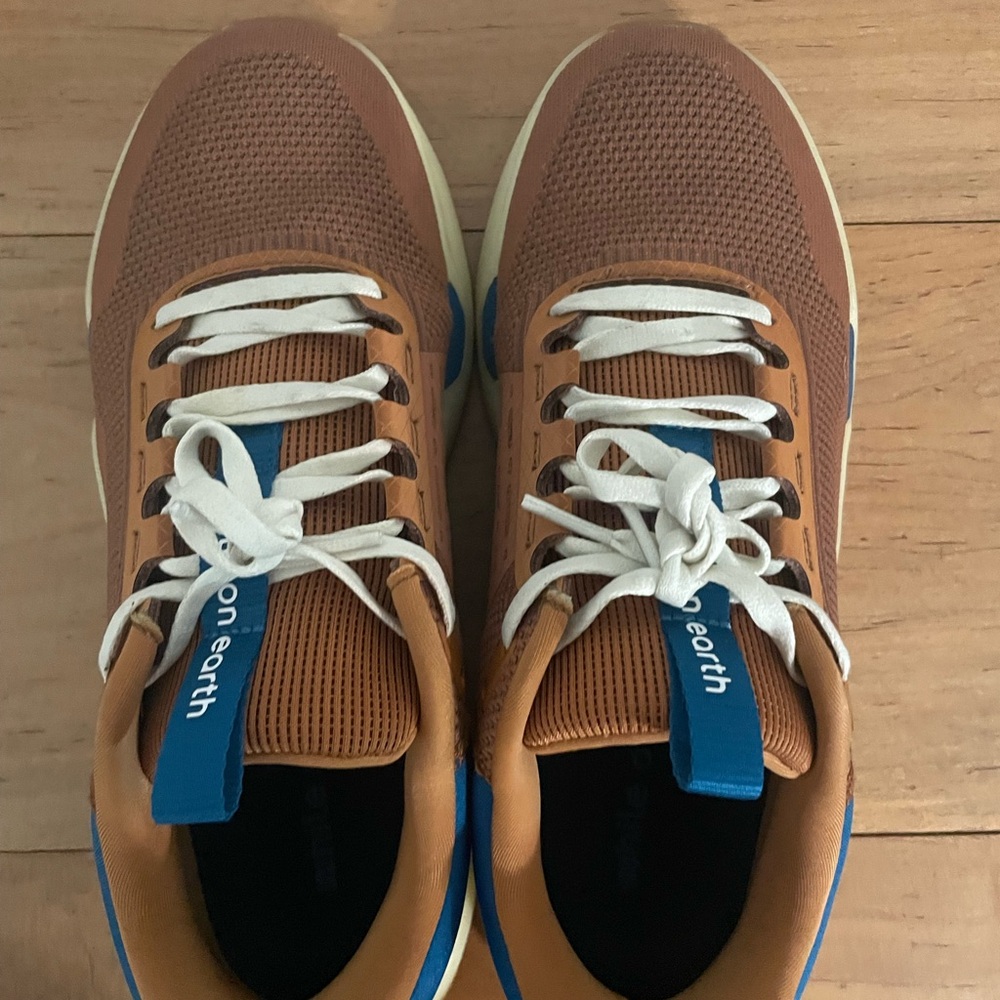 While On Earth Move Athletic Sneakers - Picture 5 of 10